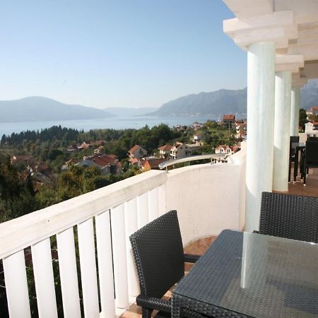 Apartments Villa Happy Mrcevac Exteriör bild