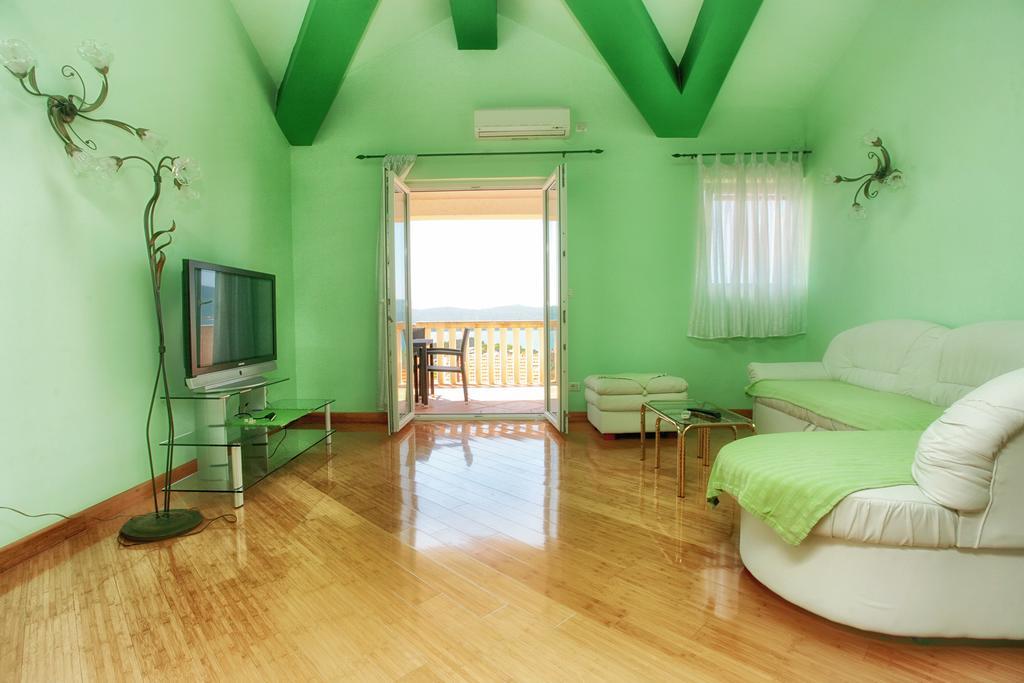 Apartments Villa Happy Mrcevac Exteriör bild