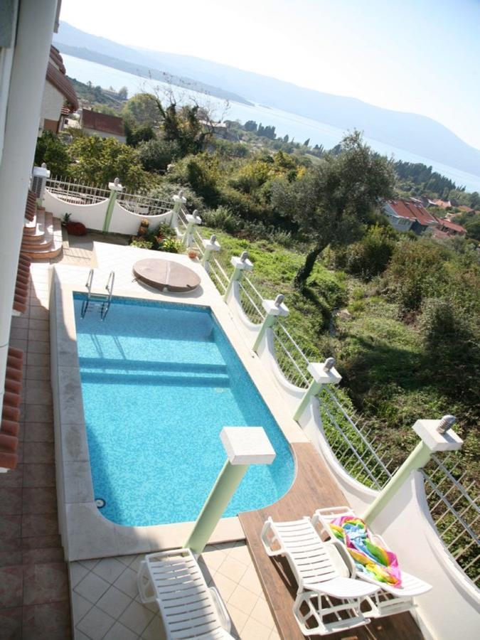Apartments Villa Happy Mrcevac Exteriör bild